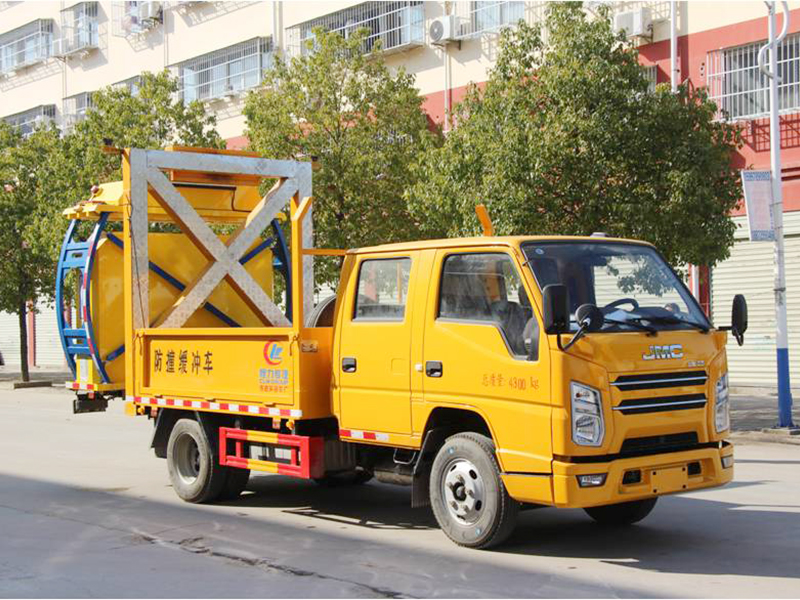 江铃黄牌防撞缓冲车